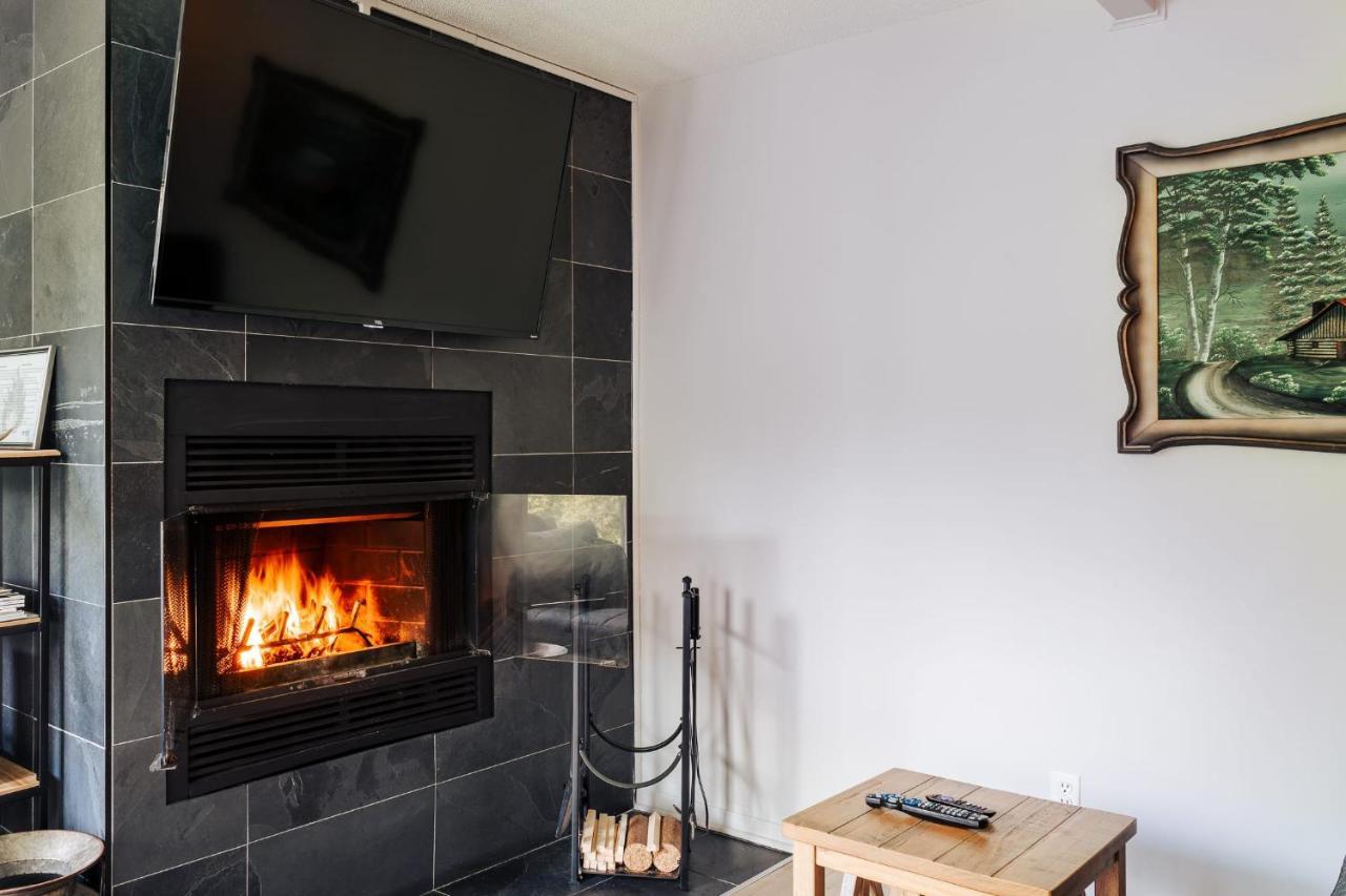 Magnifique Condo Pres Du Lac Tremblant Mont-Tremblant Ngoại thất bức ảnh